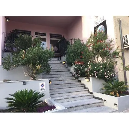 La Conchiglia 3* Λα Μανταλένα